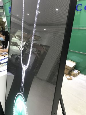 أرضية قائمة LED ملصق عرض ملون كامل P4 الإعلان المحمول نشر