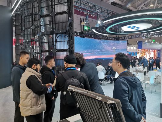 شاشة العرض الخارجي عالية السطوع 500 * 1000 مم الشبكة LED P15.625-31.25mm مع تصنيف IP65 وألوان كاملة