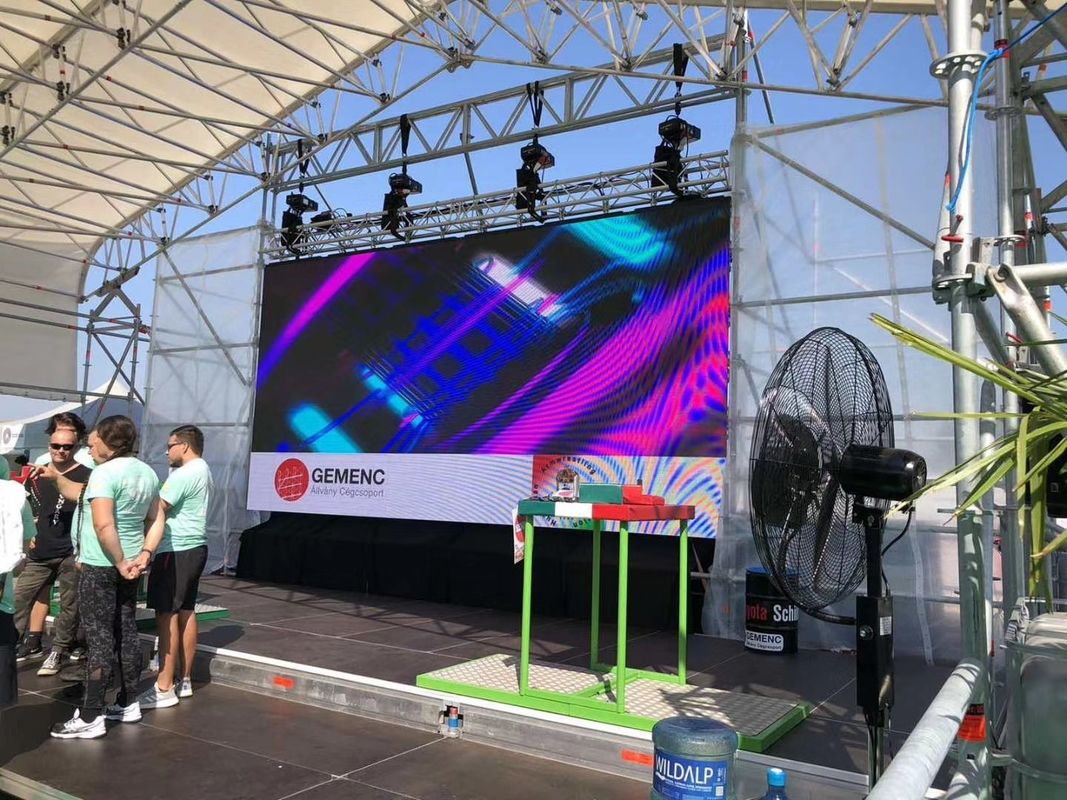 P2.6 P 2.976 P3.91mm الخدمة الأمامية الكاملة في الهواء الطلق مع حماية الزوايا شاشة عرض LED