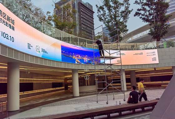 في المخزون عالي الجودة داخلي وخارجي P2 P2.5 P2.6 P3.9 وحدة شاشة LED ملونة كاملة / شاشة