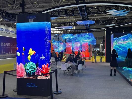 سعر جيد لافتة LED مائية IP65 في الهواء الطلق مع 4500nits الوضوح و P1.953mm مساحة البكسل للعرض الإعلاني الانترنت